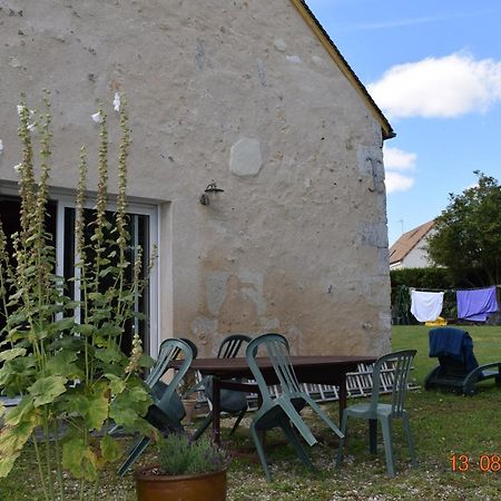 Au Calme Bed and Breakfast Houssay  Eksteriør billede