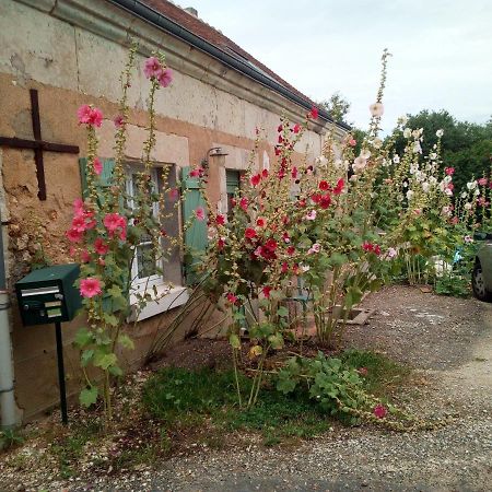 Au Calme Bed and Breakfast Houssay  Eksteriør billede